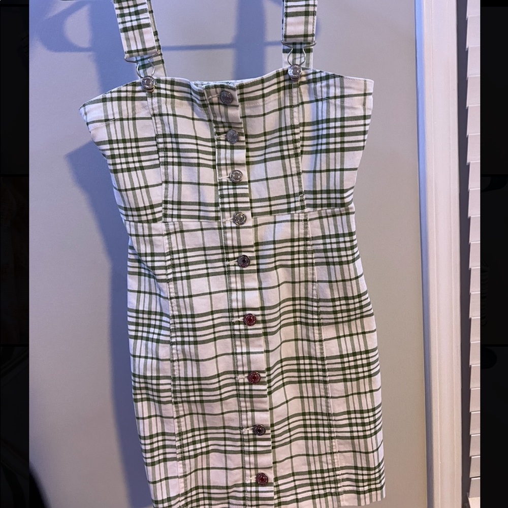 I am selling a forever 21 Jean dress, in green and white. Size S